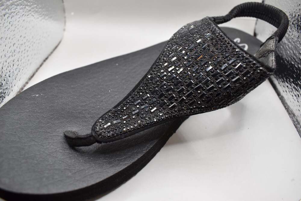 Skechers Meditation Rock Crown Rhinestone Yoga Foam Sandals Black Size 8